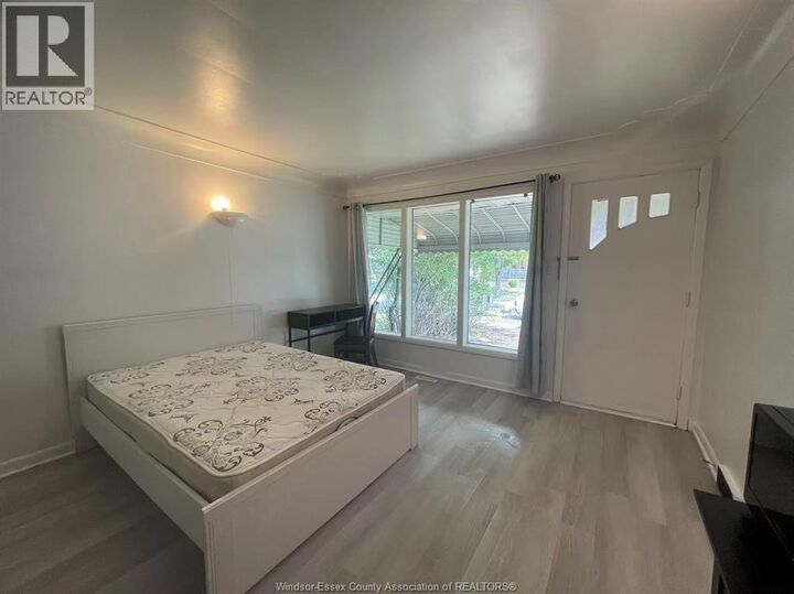 Property Photo:  787 Campbell Room 1  ON N9B 2H6 