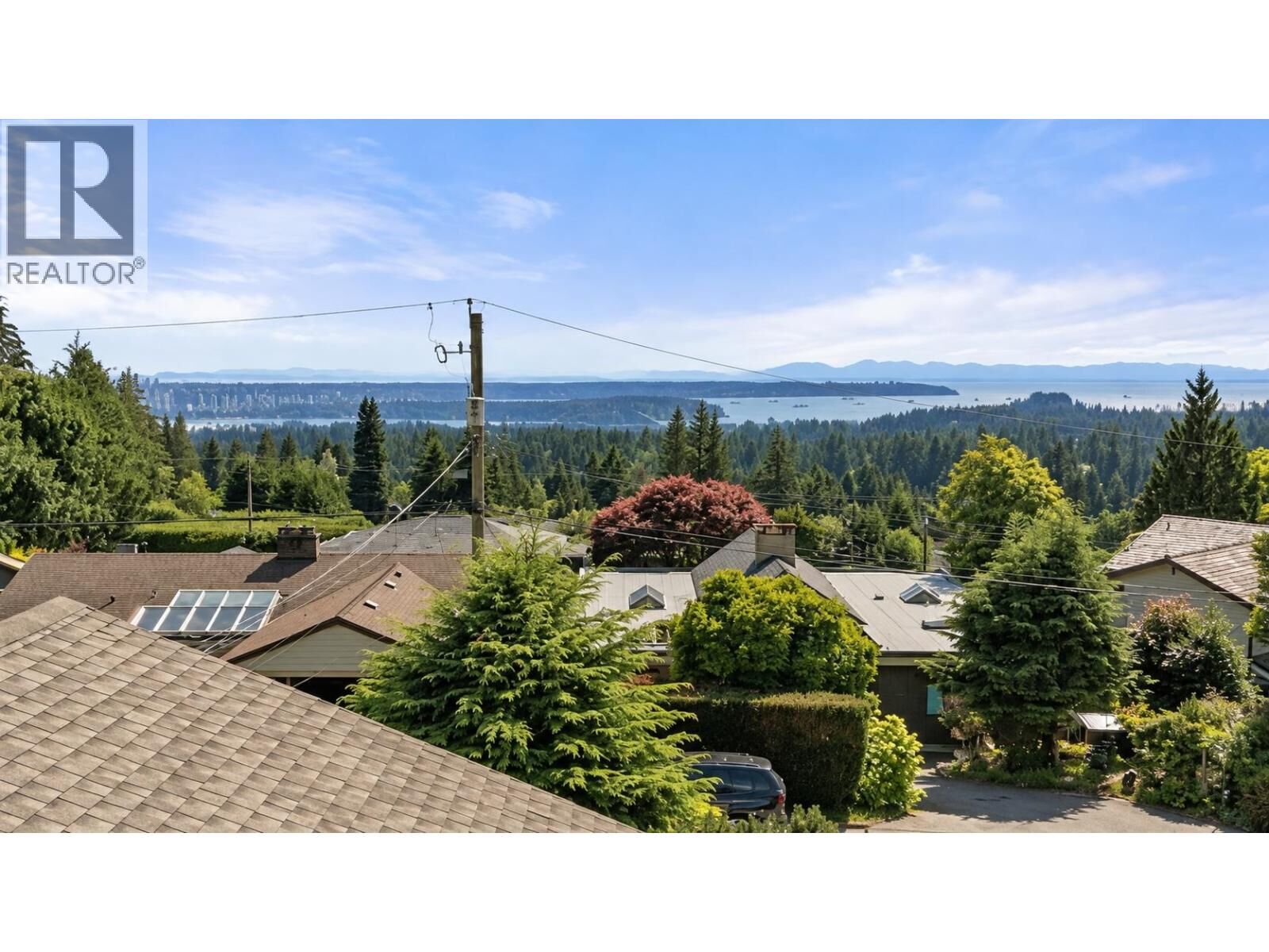 Property Photo: 674 Blueridge Avenue BC V7R 2J3