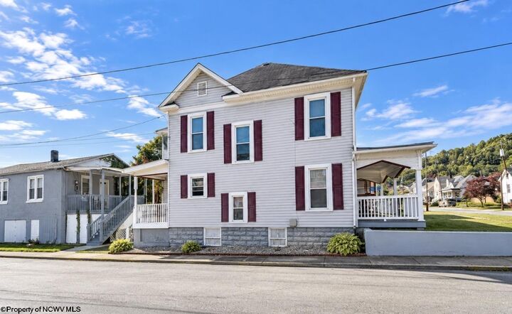 Property Photo: 134 Pennsylvania Avenue WV 26301