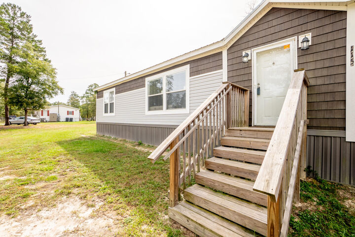 Property Photo:  115 W Orange Blossom Avenue  FL 32433 