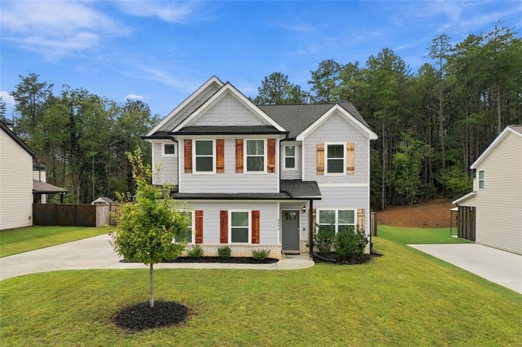 Property Photo: 6535 River Station Drive GA 30554