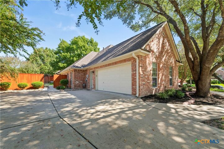 Property Photo:  2204 Windsong Lane  TX 76502 