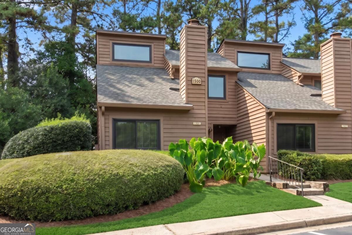 Property Photo:  1501 Parkaire Crossing  GA 30068 