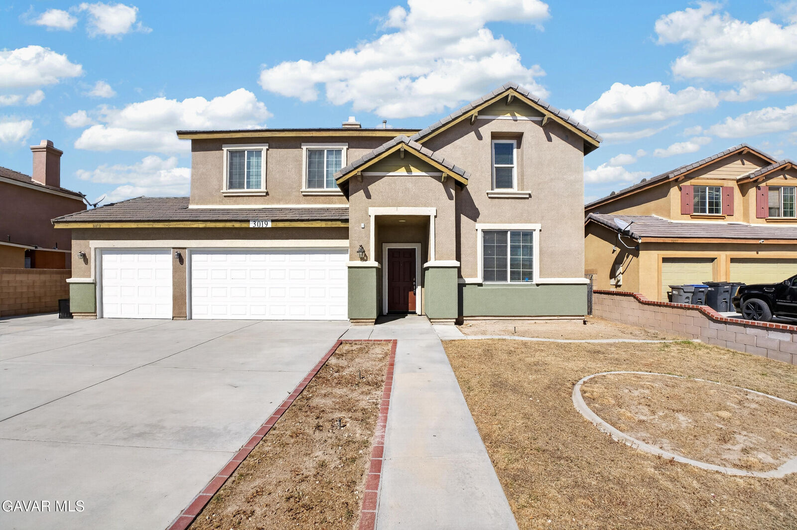 Property Photo: 3019 W Newgrove Street CA 93536