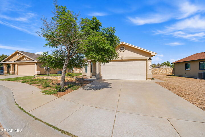 Property Photo: 11531 Flor Liatris Drive TX 79927