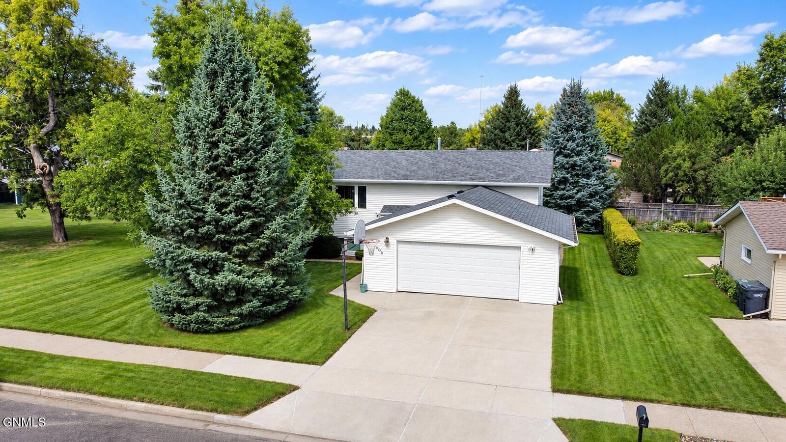 Property Photo: 1700 3rd Street NE ND 58554