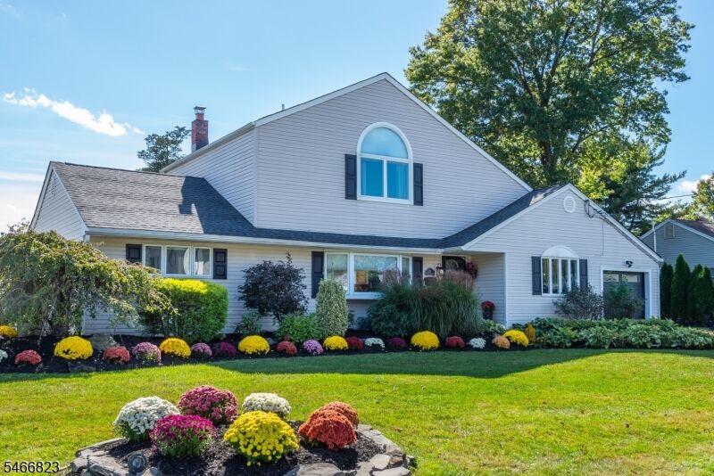 Property Photo:  22 Woodland Pl  NJ 07444 