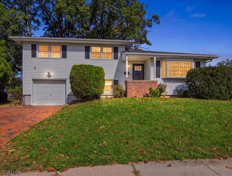 Property Photo:  15 Adelphi Ct  NJ 08837 