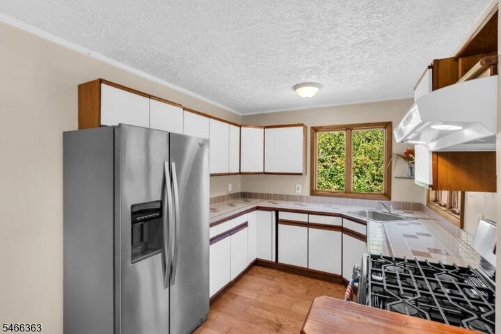 Property Photo:  632 Dorothy Ln  NJ 07850 