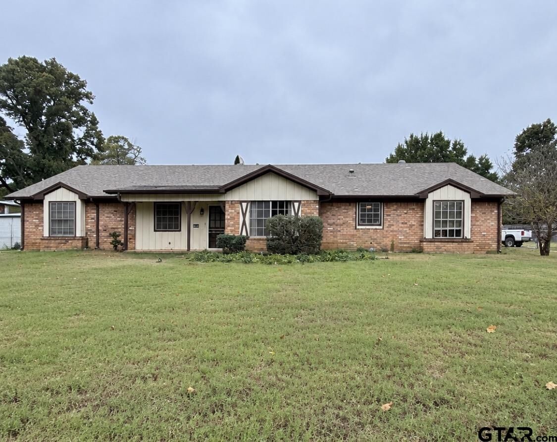 Property Photo:  1006 Spring St.  TX 75604 