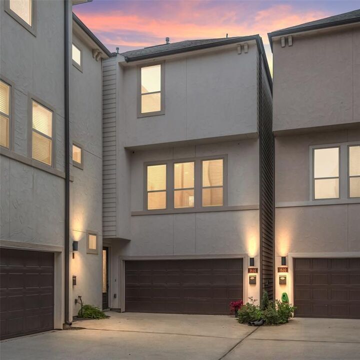 Property Photo:  1614 Parker Street  TX 77007 