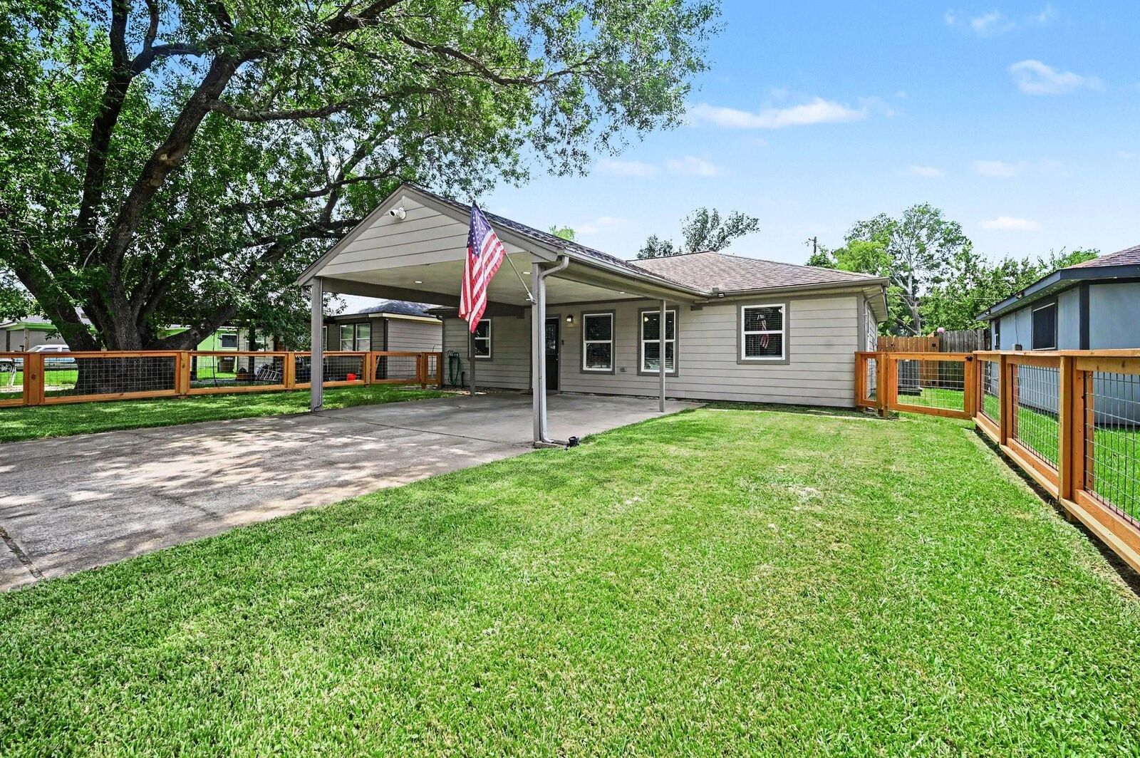 Property Photo: 4818 27th Street TX 77539