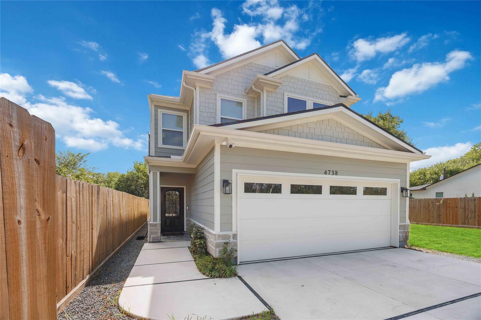 Property Photo: 4738 Sunbeam Street TX 77033