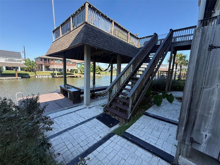Property Photo: 1 S Pintail Street TX 77568
