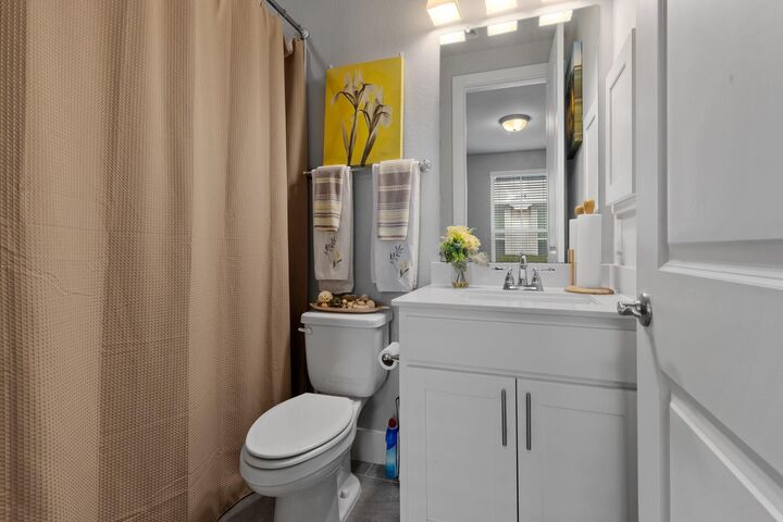 Property Photo: 2706 Freund Street TX 77003