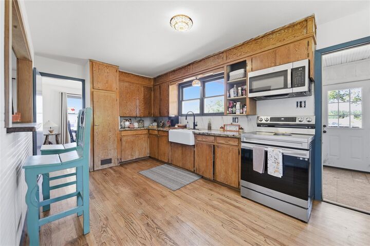 Property Photo:  104 N Dixie Street  TX 77833 
