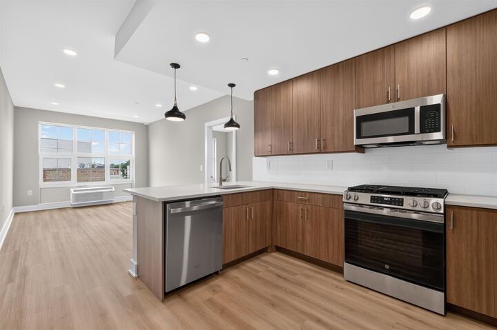 Property Photo: 72 Vroom St 104 NJ 07306
