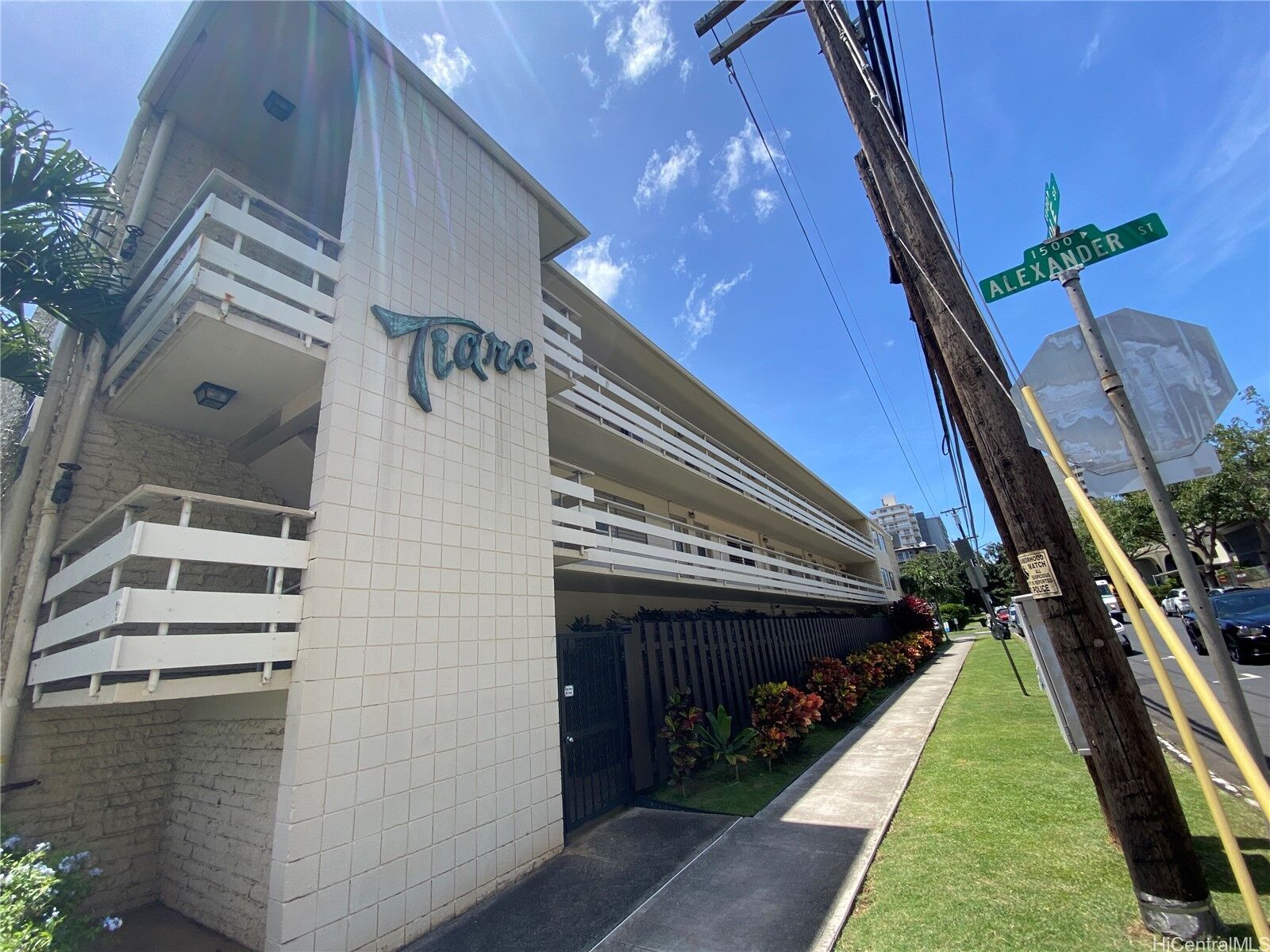 Property Photo:  1735 Dole Street 108  HI 96822 