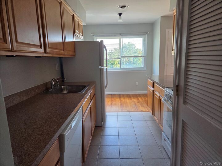 Property Photo: 14 Paviolion Road 7 NY 10901