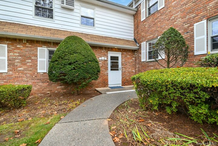 Property Photo:  66 Parkside Drive 66  NY 10901 