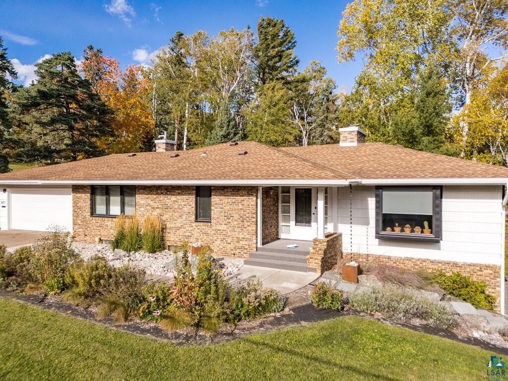Property Photo:  3601 E Superior St  MN 55804 