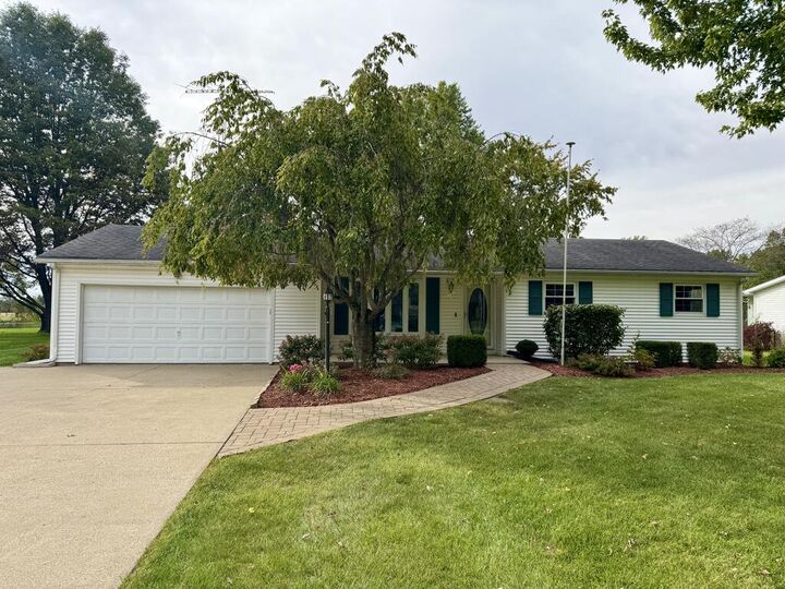 Property Photo:  3076 Oak Dr  OH 44820 