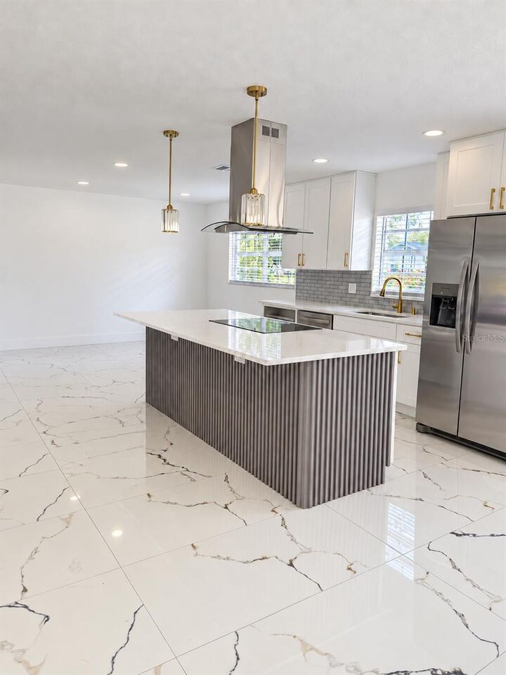 Property Photo:  6730 Ralston Beach Circle  FL 33614 
