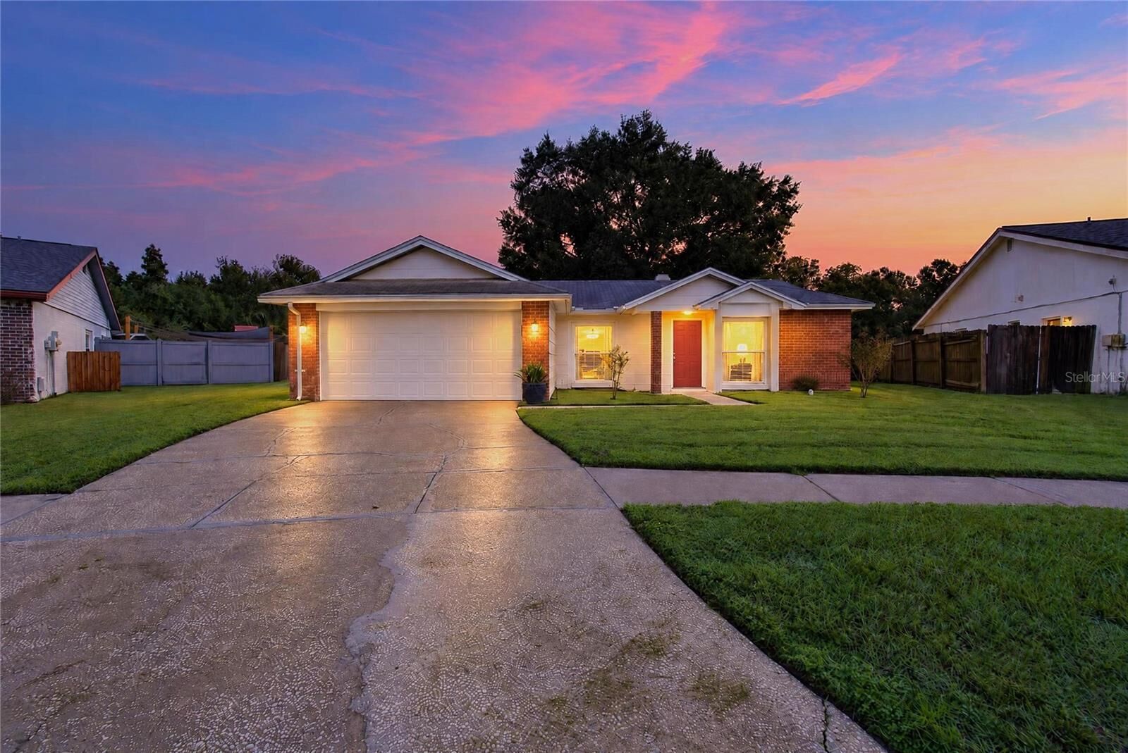 Property Photo:  629 Stillview Circle  FL 33510 
