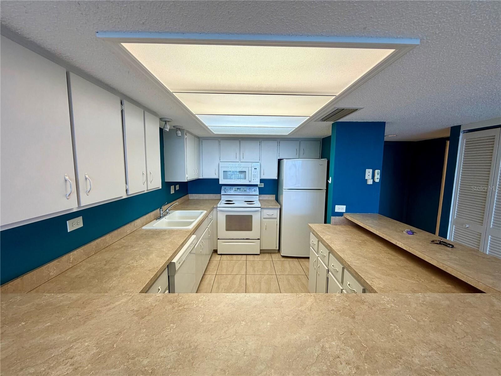 Property Photo:  450 Treasure Island Cwy 302  FL 33706 