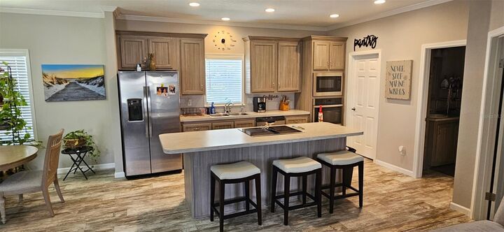 Property Photo:  5652 Holiday Park Boulevard  FL 34287 