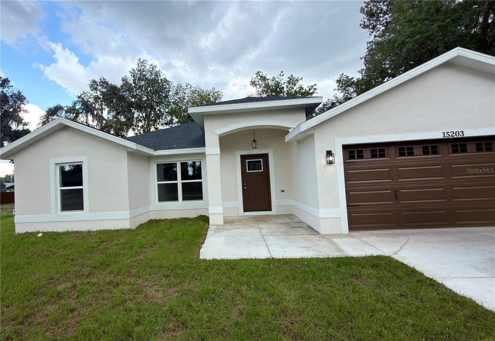 Property Photo:  15203 SE 62nd Avenue  FL 34491 