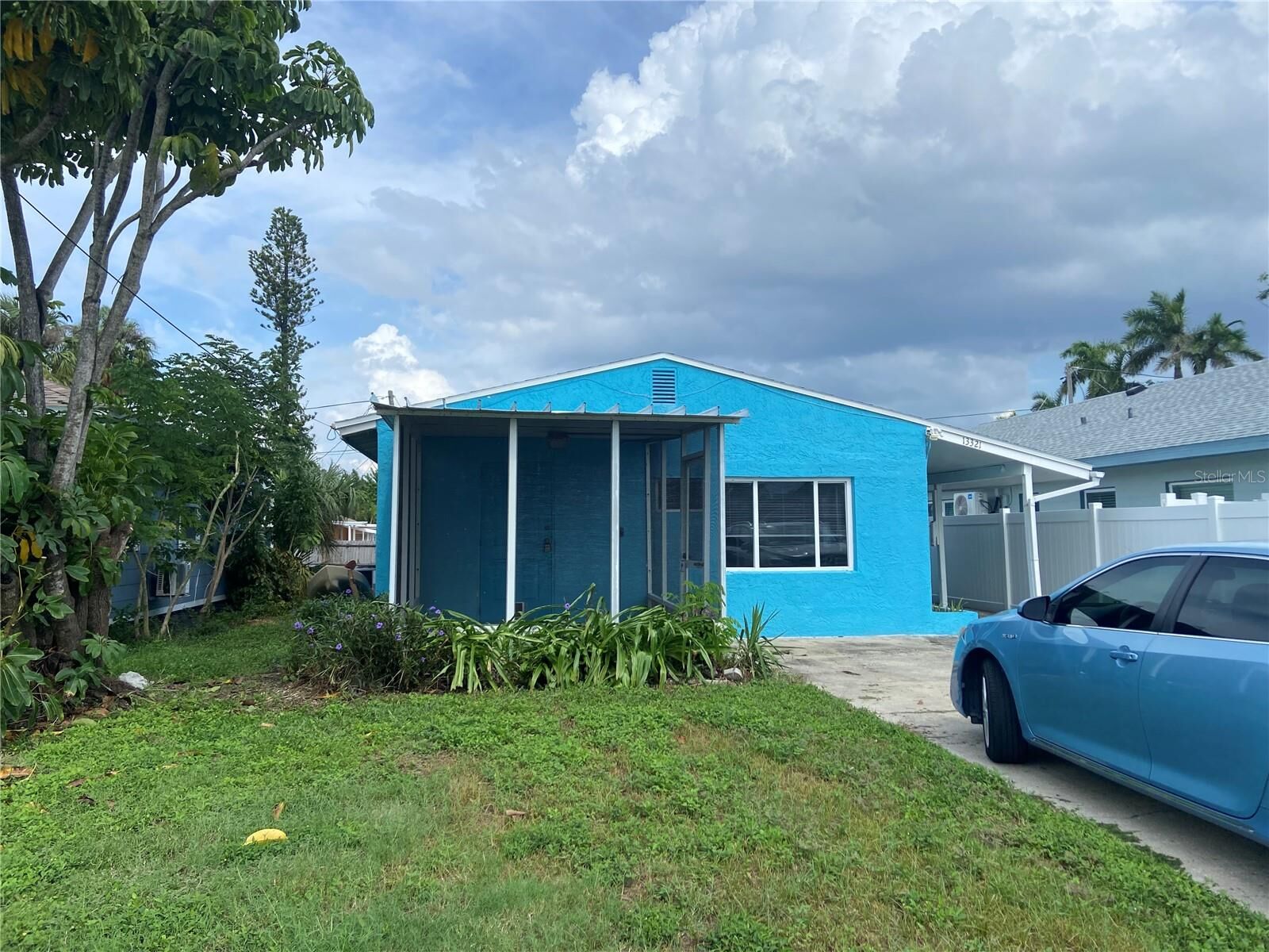 Property Photo: 13321 E 1st A FL 33708