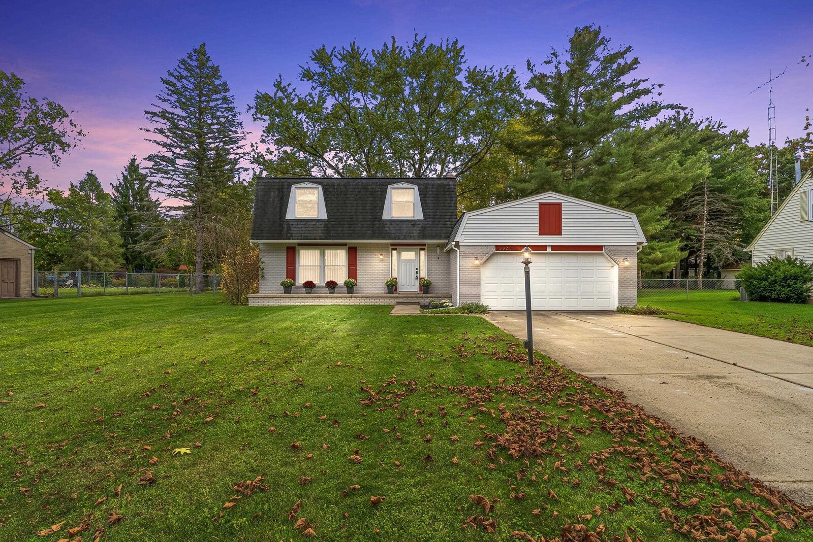 Property Photo:  5325 Lamp Lighter Lane  MI 48433 