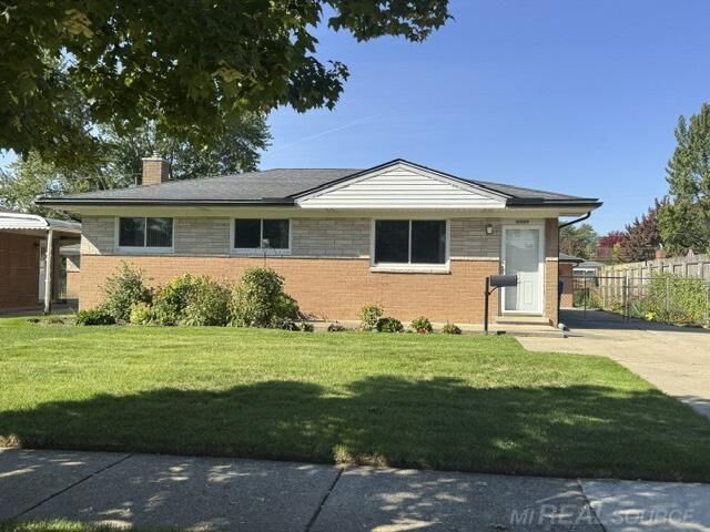 Property Photo: 31359 Gardendale Drive MI 48088