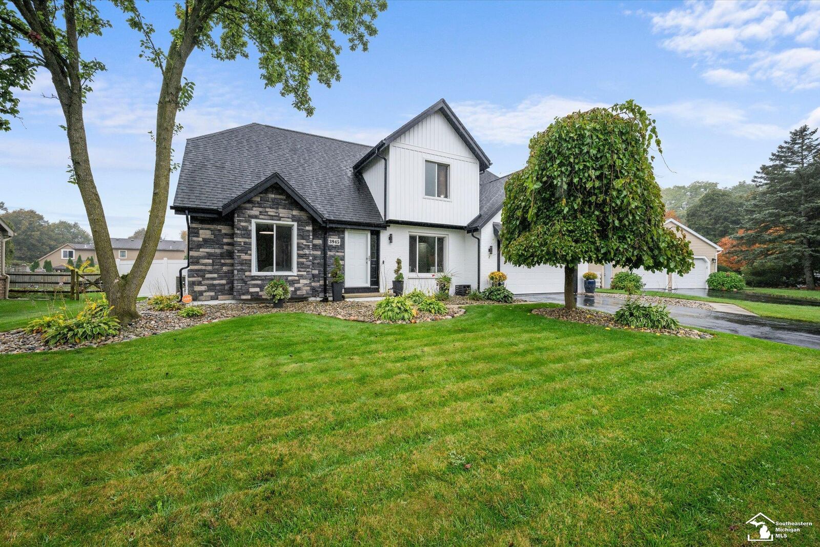 Property Photo:  3945 Meadowview Street  MI 48144 