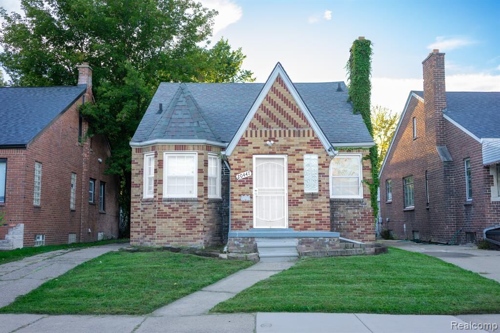 Property Photo:  20447 Irvington Street  MI 48203 1157 