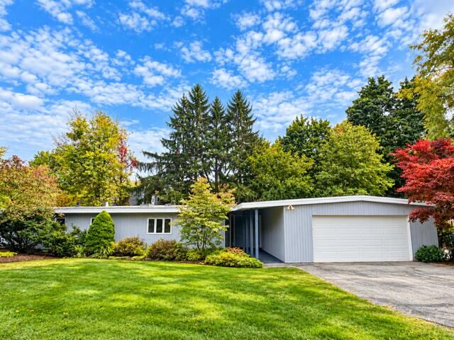 Property Photo:  4 Heatheridge Street  MI 48104 
