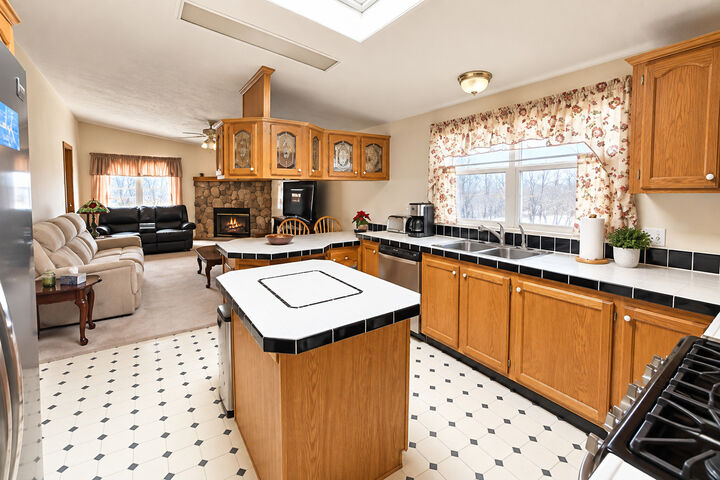Property Photo:  