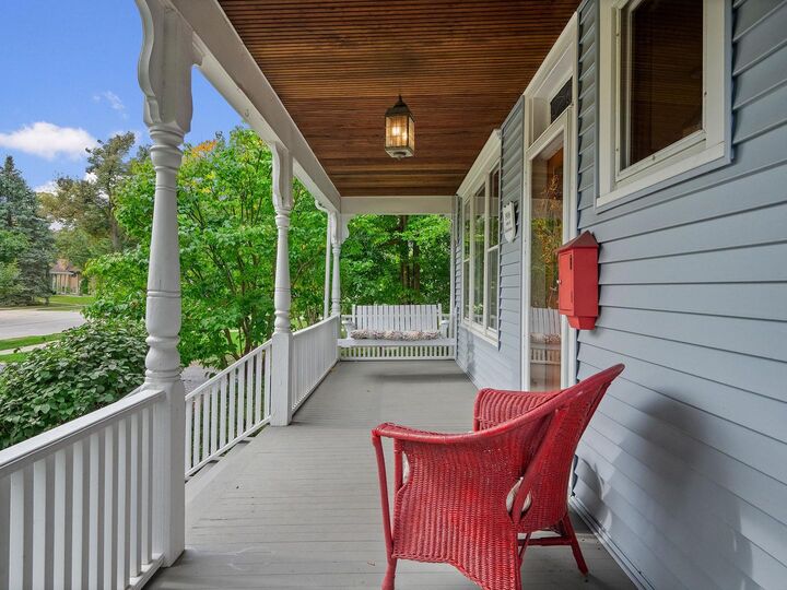 Property Photo:  426 W Maple Street  IL 60148 
