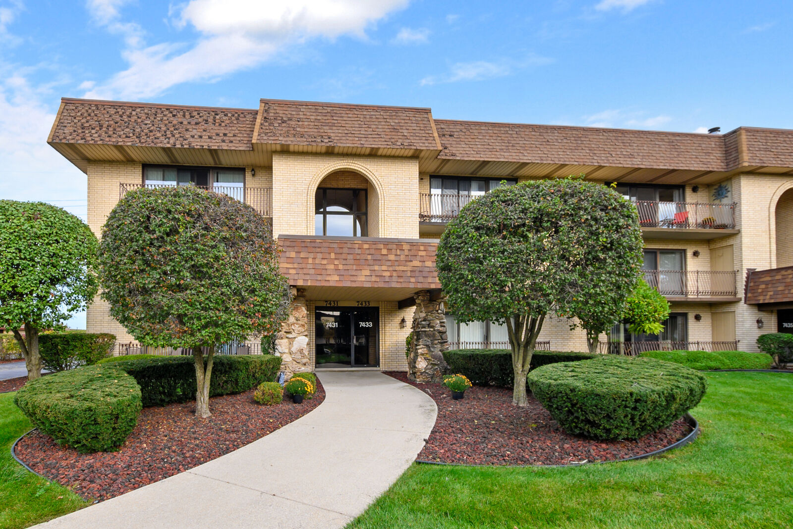 Property Photo:  7433 Ponderosa Court 2  IL 60462 