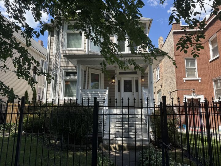 Property Photo: 646 N Lorel Avenue IL 60644
