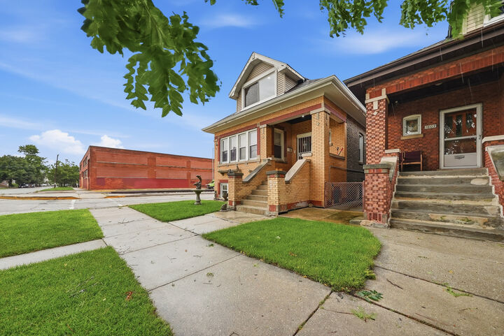 Property Photo:  1601 S 51st Court  IL 60804 