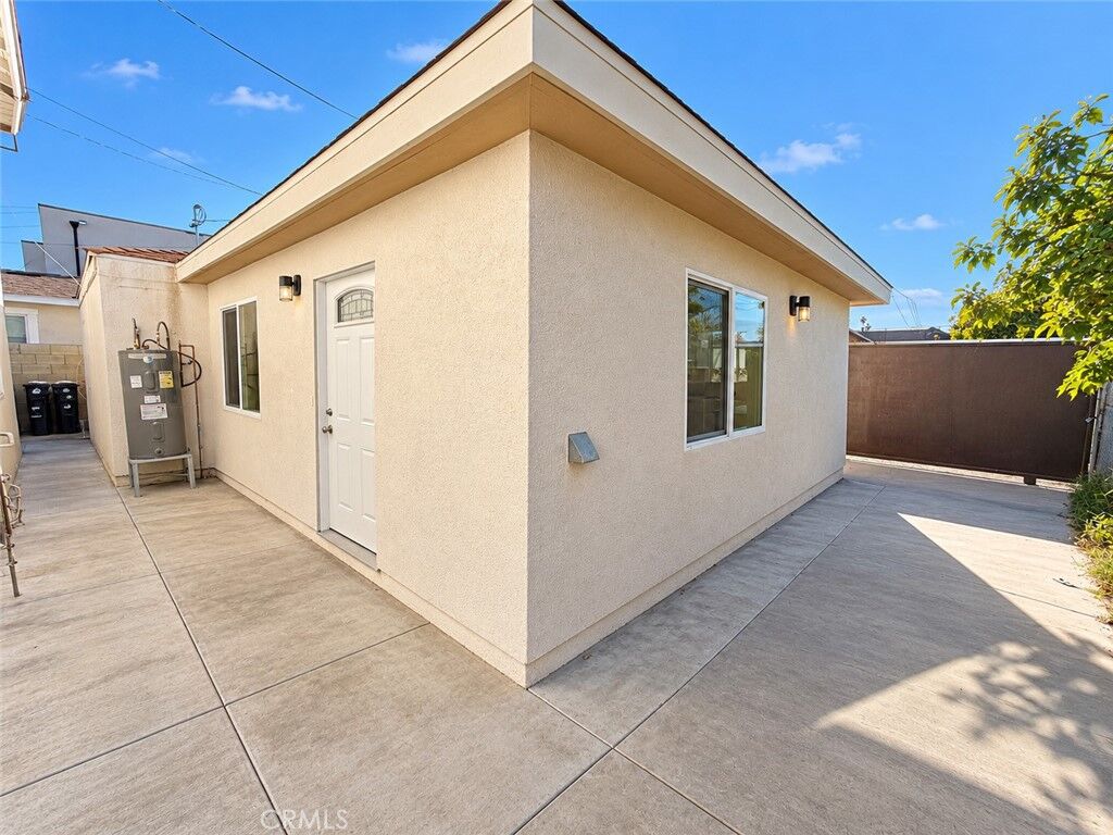 Property Photo: 6723 Makee CA 90001