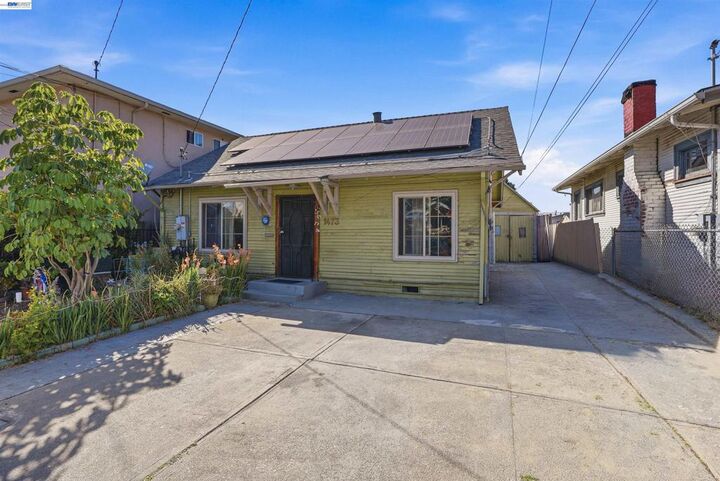 Property Photo:  1473 82nd Ave  CA 94621-2201 