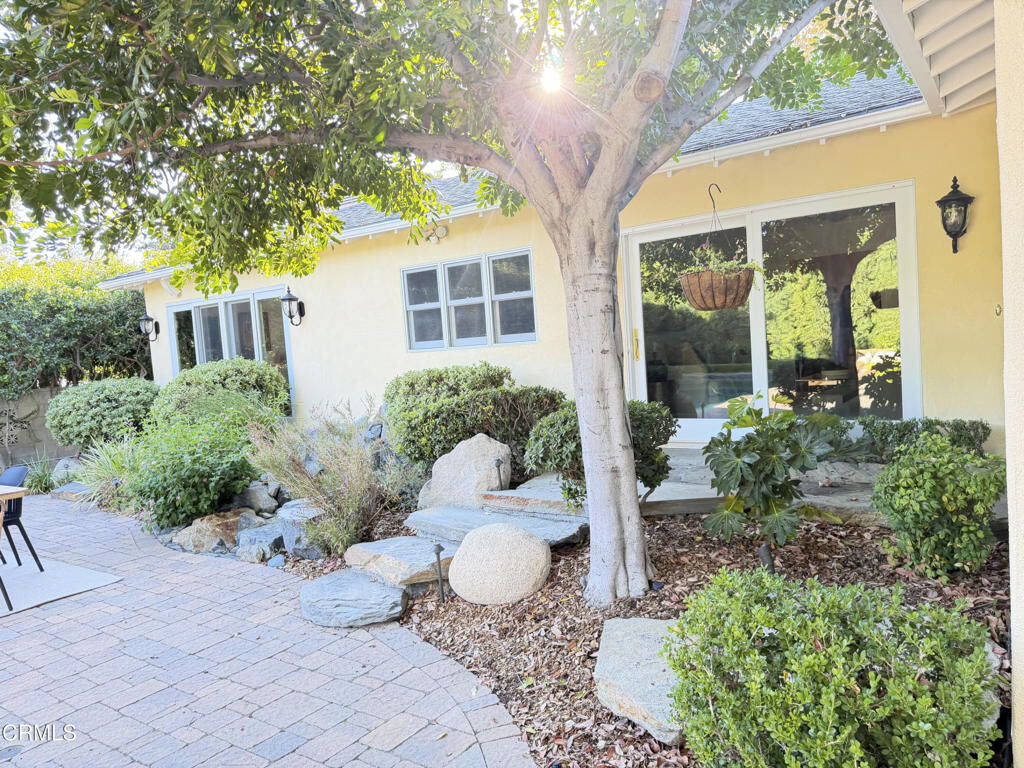 Property Photo: 1524 Virginia Avenue CA 91202