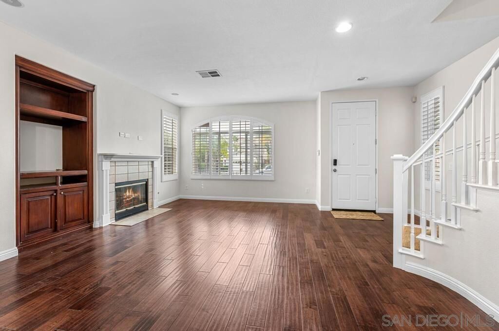 Property Photo:  