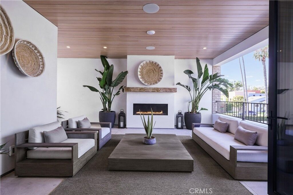 Property Photo:  508 1/2 Goldenrod Avenue  CA 92625 