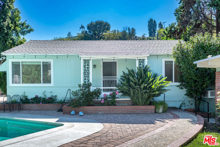 Property Photo:  10948 Fruitland Drive  CA 91604 