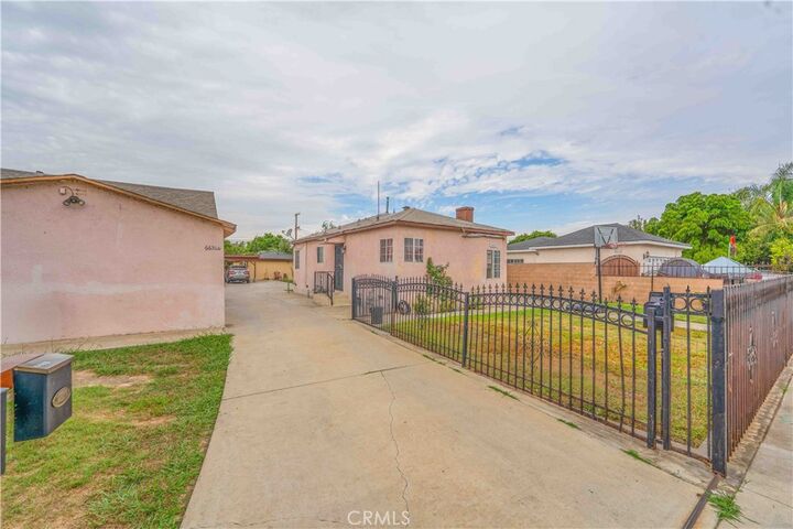 Property Photo:  6631 El Selinda Avenue  CA 90201 