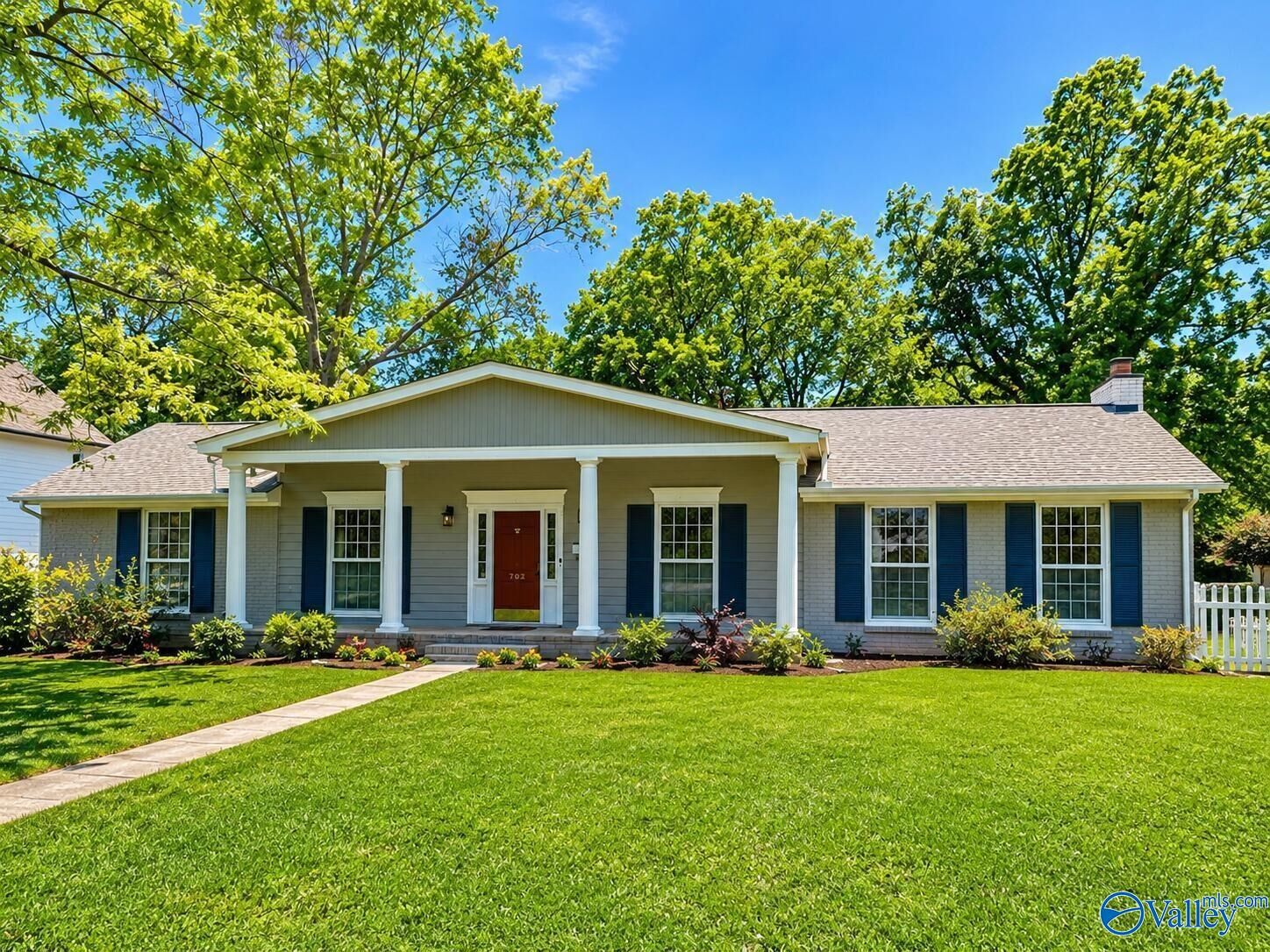 Property Photo: 702 Cleermont Drive SE AL 35801